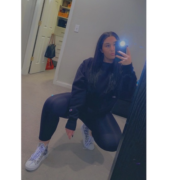 Meet your Posher, Renee - Picture 1 of 1